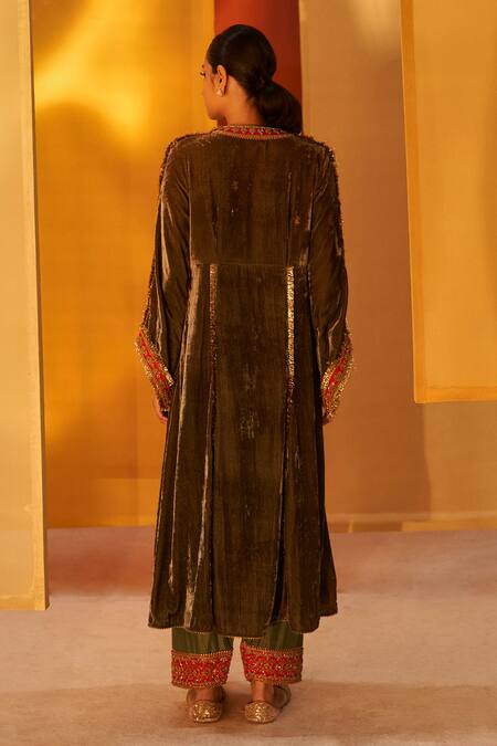 Shop Priyanka Singh Green Velvet, Silk, Organza Sequins, Zari, Embroidery Round Neck Kurta Set at Aza Fashions Shop_Priyanka Singh_Green Velvet, Silk, Organza Sequins, Zari, Embroidery Round Neck Kurta Set _at_Aza_Fashions