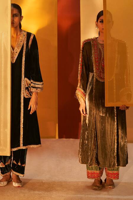 Shop Priyanka Singh Green Velvet, Silk, Organza Sequins, Zari, Embroidery Round Neck Kurta Set Online at Aza Fashions Shop_Priyanka Singh_Green Velvet, Silk, Organza Sequins, Zari, Embroidery Round Neck Kurta Set _Online_at_Aza_Fashions