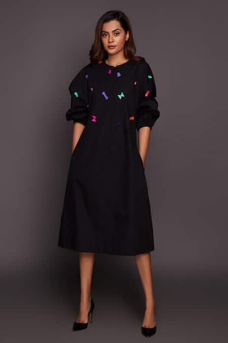 Buy Deepika Arora Black Cotton Round Neck Tapered Waist Dress With Belt Online at Aza Fashions Buy_Deepika Arora_Black Cotton Round Neck Tapered Waist Dress With Belt_Online_at_Aza_Fashions