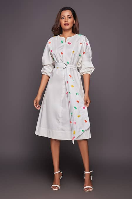 Deepika Arora White 100% Cotton Round Balloon Sleeve Dress With Belt 