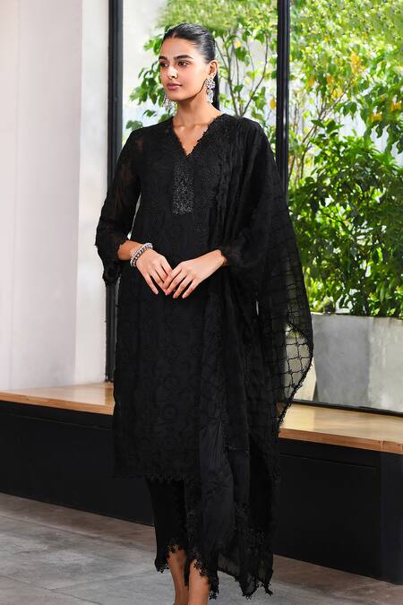 Mulmul Black 100% Pure Mulmul Embroidery Nelli Kurta Set With Betora Dupatta 