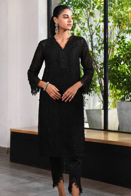 Shop Mulmul Black 100% Pure Mulmul Embroidery Nelli Kurta Set With Betora Dupatta at Aza Fashions Shop_Mulmul_Black 100% Pure Mulmul Embroidery Nelli Kurta Set With Betora Dupatta _at_Aza_Fashions