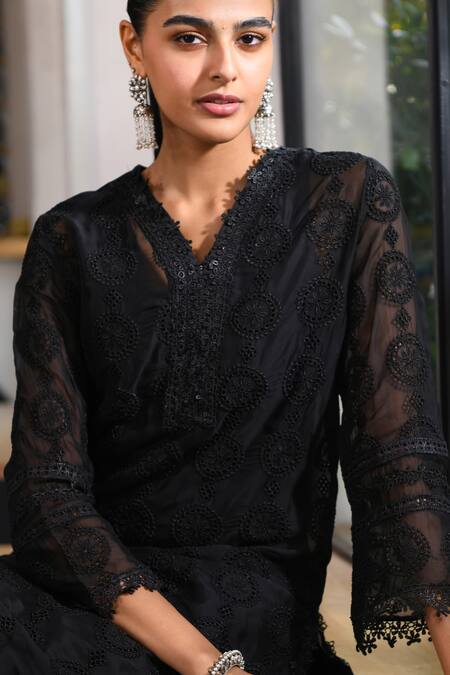 Buy Mulmul Black 100% Pure Mulmul Embroidery Nelli Kurta Set With Betora Dupatta Online at Aza Fashions Buy_Mulmul_Black 100% Pure Mulmul Embroidery Nelli Kurta Set With Betora Dupatta _Online_at_Aza_Fashions