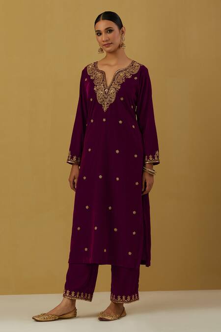 Buy_Ikshita Choudhary_Magenta Silk Velvet, Shimmer Organza Floral, Paisley Embroidered Kurta Pant Set _Online_at_Aza_Fashions