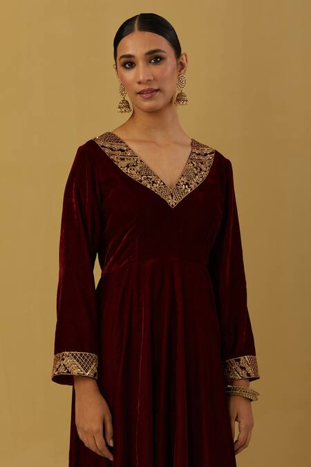 Shop Ikshita Choudhary Maroon Silk Velvet, Shimmer Organza Floral, Paisley V Neck Anarkali Pant Set Online at Aza Fashions Shop_Ikshita Choudhary_Maroon Silk Velvet, Shimmer Organza Floral, Paisley V Neck Anarkali Pant Set _Online_at_Aza_Fashions