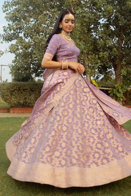 Buy_Safaa_Purple Organza, Lining Shantoon Banarasi Weave Jafna Woven Lehenga Set _Online_at_Aza_Fashions