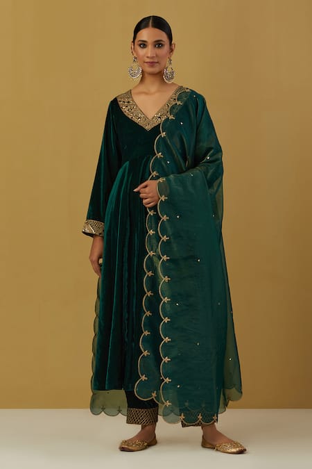 Ikshita Choudhary Green Silk Velvet, Shimmer Organza Floral, Paisley V Neck Anarkali Pant Set