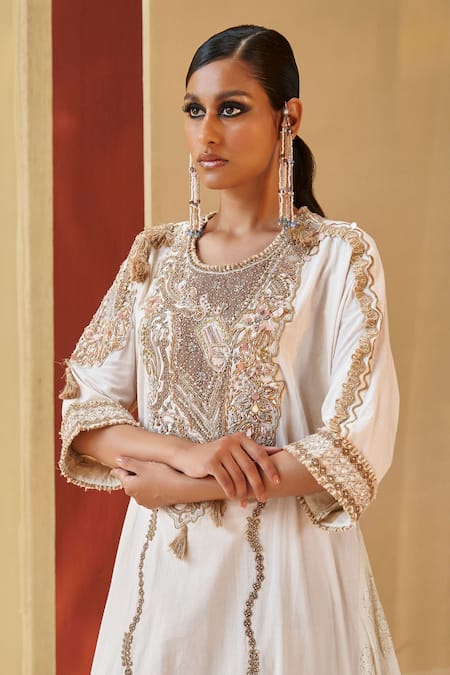 Buy Priyanka Singh Ivory Cotton Sequins, Zari Round Neck Zardozi And Jute Embroidered Pheran Set Buy_Priyanka Singh_Ivory Cotton Sequins, Zari Round Neck Zardozi And Jute Embroidered Pheran Set