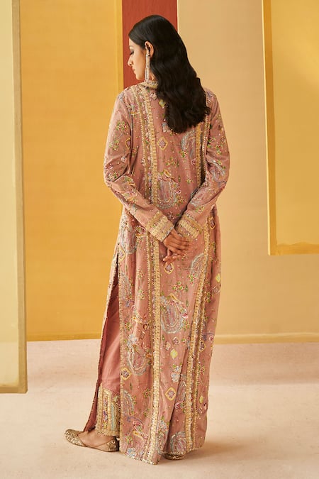 Priyanka Singh Floral Resham Embroidered Kurta Set 