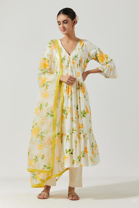 Label Earthen Ivory Cotton Mul, Dupatta Organza Silk Printed Floral V Neck Pleated Kurta Set 