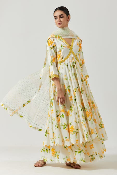 Buy Label Earthen Ivory Cotton Mul, Dupatta Organza Silk Printed Floral Print, Anarkali Set Online at Aza Fashions Buy_Label Earthen_Ivory Cotton Mul, Dupatta Organza Silk Printed Floral Print, Anarkali Set _Online_at_Aza_Fashions