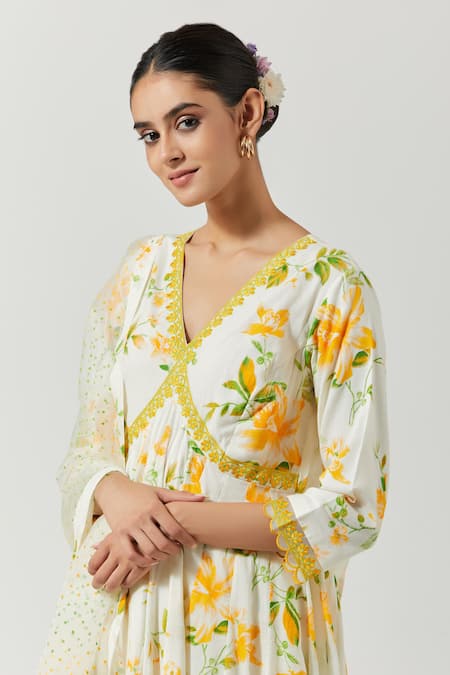 Shop Label Earthen Ivory Cotton Mul, Dupatta Organza Silk Printed Floral Print, Anarkali Set Online at Aza Fashions Shop_Label Earthen_Ivory Cotton Mul, Dupatta Organza Silk Printed Floral Print, Anarkali Set _Online_at_Aza_Fashions