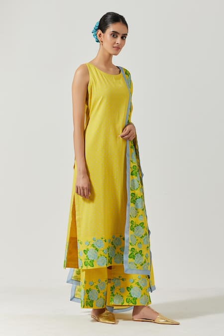 Buy Label Earthen Yellow Cotton Mul Floral Round Detailing Kurta Set Online at Aza Fashions Buy_Label Earthen_Yellow Cotton Mul Floral Round Detailing Kurta Set _Online_at_Aza_Fashions