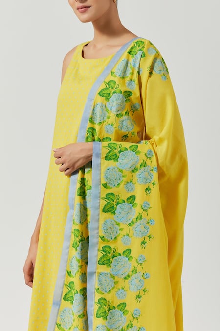 Shop Label Earthen Yellow Cotton Mul Floral Round Detailing Kurta Set Online at Aza Fashions Shop_Label Earthen_Yellow Cotton Mul Floral Round Detailing Kurta Set _Online_at_Aza_Fashions