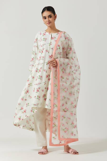 Label Earthen Ivory Cotton Mul, Dupatta Organza Silk Printed Floral Asymmetric Hem Kurta Set 