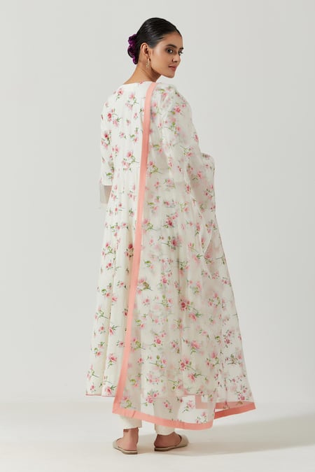 Shop Label Earthen Ivory Cotton Mul, Dupatta Organza Silk Printed Floral Asymmetric Hem Kurta Set at Aza Fashions Shop_Label Earthen_Ivory Cotton Mul, Dupatta Organza Silk Printed Floral Asymmetric Hem Kurta Set _at_Aza_Fashions