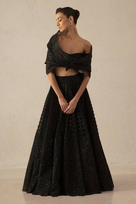 Buy_Varun Nidhika_Black Silk Organza Sequins Sweetheart Raat Tonal Cord And Embroidered Lehenga Set _Online_at_Aza_Fashions
