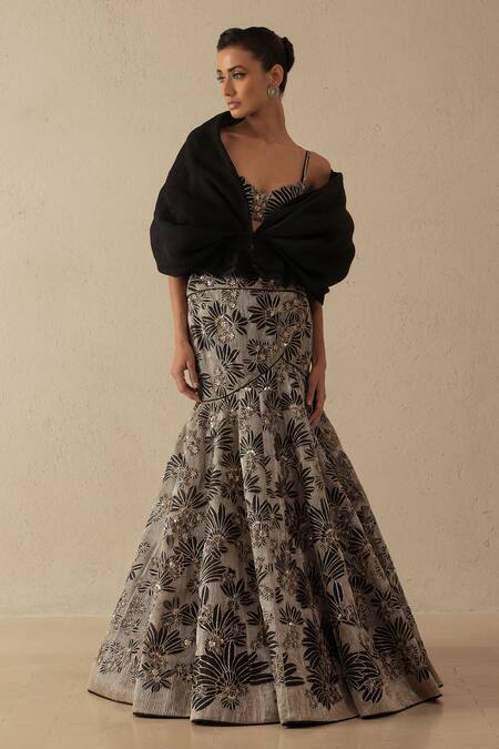 Buy Varun Nidhika Black Silk Organza Embroidery Sweetheart Neck Cape Lehenga Set Online at Aza Fashions Buy_Varun Nidhika_Black Silk Organza Embroidery Sweetheart Neck Cape Lehenga Set _Online_at_Aza_Fashions