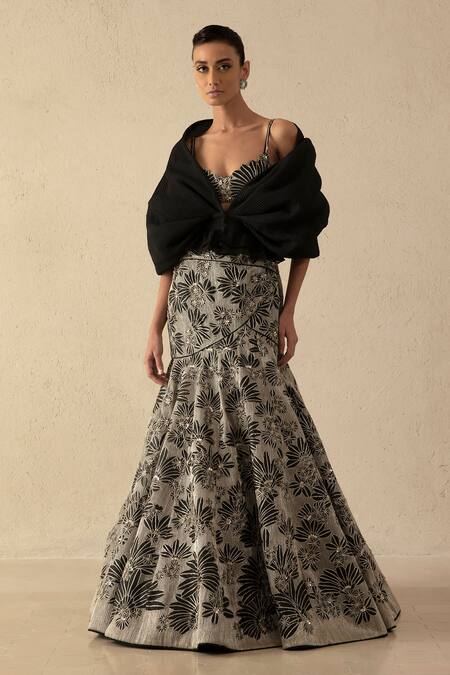 Shop Varun Nidhika Black Silk Organza Embroidery Sweetheart Neck Cape Lehenga Set Online at Aza Fashions Shop_Varun Nidhika_Black Silk Organza Embroidery Sweetheart Neck Cape Lehenga Set _Online_at_Aza_Fashions