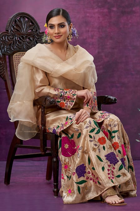 Buy_Label Niti Bothra_Ivory Kora Silk Mughal Round Floral Applique Kurta Sharara Set _Online_at_Aza_Fashions