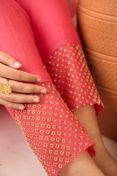 Radha Sharma Pink Chanderi Cotton Hand Embroidered Sequin V Front Pleated Kurta Set at Aza Fashions Radha Sharma_Pink Chanderi Cotton Hand Embroidered Sequin V Front Pleated Kurta Set _at_Aza_Fashions