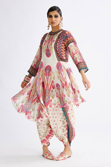 Rajdeep Ranawat Pink Silk Beads Round Neck Aamilah Abstract Print Panelled Tunic Online at Aza Fashions Rajdeep Ranawat_Pink Silk Beads Round Neck Aamilah Abstract Print Panelled Tunic_Online_at_Aza_Fashions