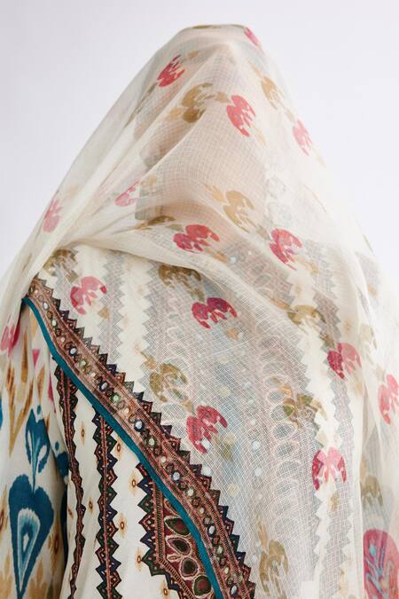 Buy Rajdeep Ranawat Multi Color Kota Doria Behroom Printed Dupatta Online at Aza Fashions Buy_Rajdeep Ranawat_Multi Color Kota Doria Behroom Printed Dupatta_Online_at_Aza_Fashions