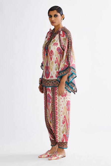 Rajdeep Ranawat Pink Silk Collared Ramona Abstract Print Poncho Tunic Online at Aza Fashions Rajdeep Ranawat_Pink Silk Collared Ramona Abstract Print Poncho Tunic_Online_at_Aza_Fashions