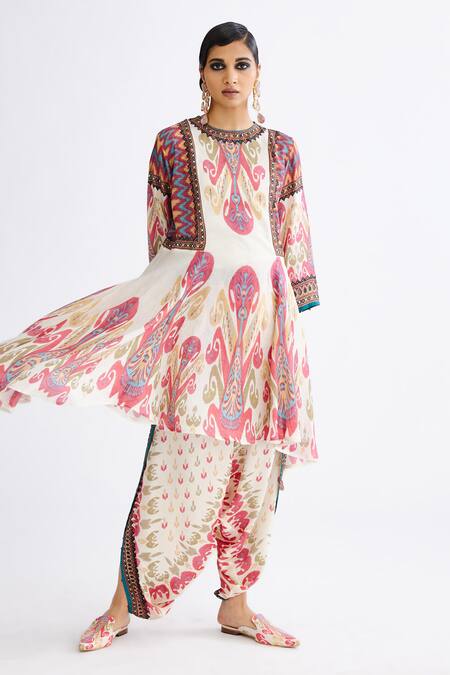 Rajdeep Ranawat Pink Silk Beads Round Neck Aamilah Abstract Print Panelled Tunic at Aza Fashions Rajdeep Ranawat_Pink Silk Beads Round Neck Aamilah Abstract Print Panelled Tunic_at_Aza_Fashions