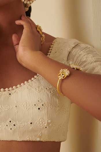 Zariin Chaand Phool Bracelet 