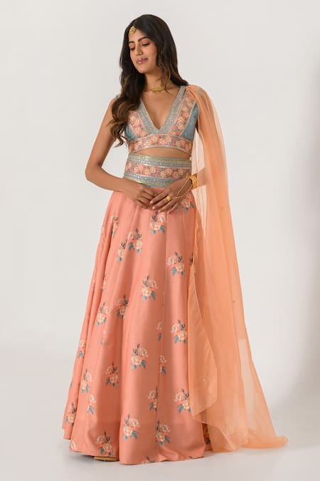Buy Lehenga with Off Shoulder Crop Top by Pooja Peshoria at Aza Fashions | Crop  top dress, Stylish crop top, Lehenga crop top