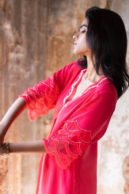 Shop Seeaash Pink Net, Crepe, Organza Embroidery V-neck Scallop Neckline Kurta Set Online at Aza Fashions Shop_Seeaash_Pink Net, Crepe, Organza Embroidery V-neck Scallop Neckline Kurta Set_Online_at_Aza_Fashions