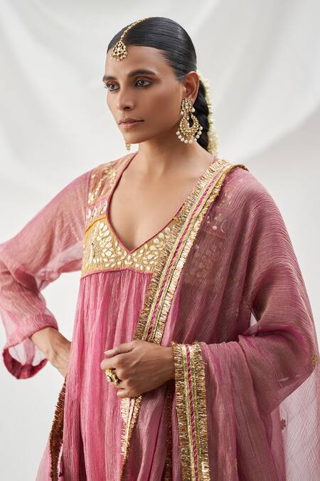 Itrh Pink Tissue Embroidery, Gota Patti V-neck Gathered Work Kurta Set at Aza Fashions Itrh_Pink Tissue Embroidery, Gota Patti V-neck Gathered Work Kurta Set _at_Aza_Fashions