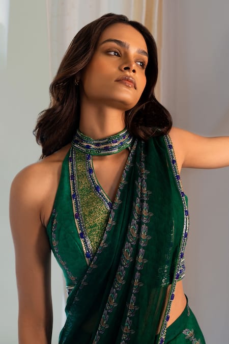 17:17 By Simmi Saboo Green Chiffon Hamsa Halter Neck Kaur Pre-draped Saree With Blouse Online at Aza Fashions 17:17 By Simmi Saboo_Green Chiffon Hamsa Halter Neck Kaur Pre-draped Saree With Blouse _Online_at_Aza_Fashions