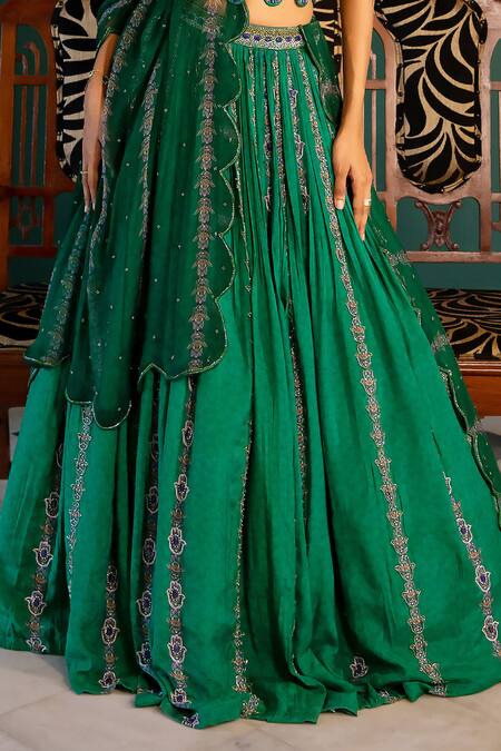 Shop_17:17 By Simmi Saboo_Green Muslin Embroidered Bead Plunge Neck Aagya Hand Lehenga Set _Online_at_Aza_Fashions