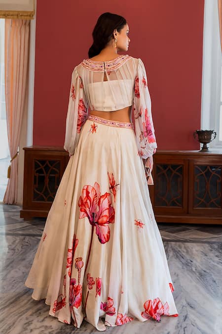 Shop 17:17 By Simmi Saboo Off White Muslin Embroidered Thread Aalifa Floral Pattern Bustier And Lehenga Set at Aza Fashions Shop_17:17 By Simmi Saboo_Off White Muslin Embroidered Thread Aalifa Floral Pattern Bustier And Lehenga Set _at_Aza_Fashions