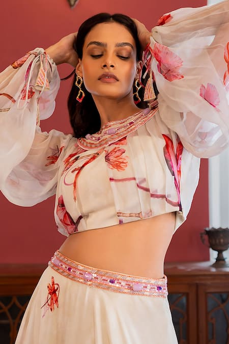 Buy 17:17 By Simmi Saboo Off White Muslin Embroidered Thread Aalifa Floral Pattern Bustier And Lehenga Set Buy_17:17 By Simmi Saboo_Off White Muslin Embroidered Thread Aalifa Floral Pattern Bustier And Lehenga Set