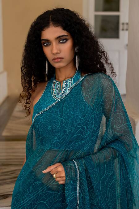 17:17 By Simmi Saboo_Blue Chiffon Embroidery Halter Neck Harper Ruffle Edge Saree With Blouse _Online_at_Aza_Fashions