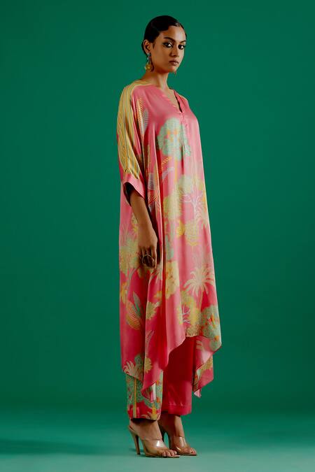 Shop_Sitaraa_Fuchsia Modal, Silk Embroidery V-neck Mohak Garden Print Kurta With Pant_Online_at_Aza_Fashions