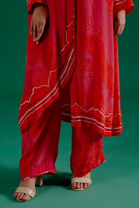 Shop_Sitaraa_Fuchsia Crepe Sequins, Embroidery Shawl Meera Tonal Garden Print Kurta With Pant_Online_at_Aza_Fashions