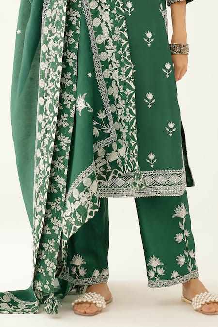 Shop Kora Green Silk, Chanderi Embroidery, Tassels V-neck Florette Kurta Set Online at Aza Fashions Shop_Kora_Green Silk, Chanderi Embroidery, Tassels V-neck Florette Kurta Set _Online_at_Aza_Fashions
