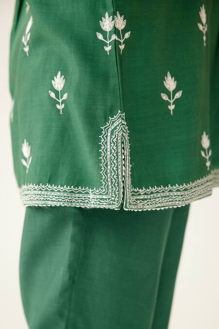 Buy Kora Green Silk, Chanderi Embroidery Round Neck Floral Kurta And Pant Set Buy_Kora_Green Silk, Chanderi Embroidery Round Neck Floral Kurta And Pant Set