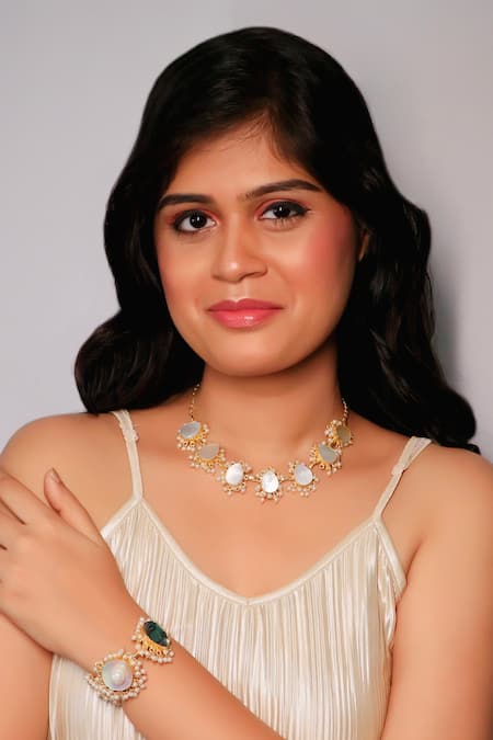 Ishhaara White Bead Drop Necklace Set 