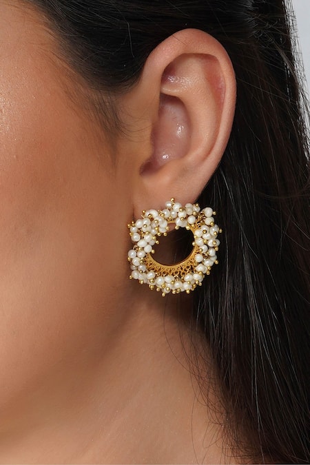 Zariin Cutwork Stud Earrings 