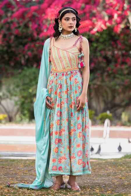Buy_Bairaas_Green Muslin, Chiffon Tassels V-neck Floral Pattern Kurta Pant Set_Online_at_Aza_Fashions
