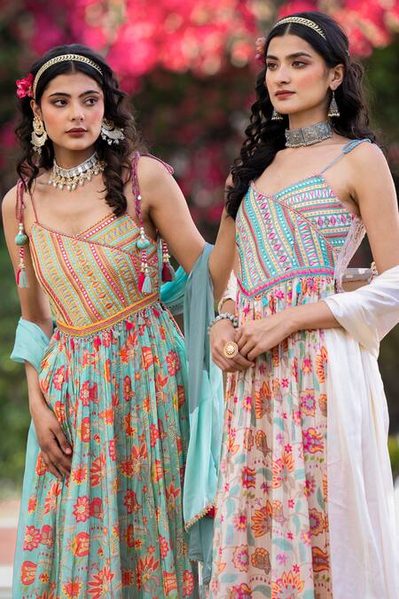 Buy_Bairaas_Green Muslin, Chiffon Tassels V-neck Floral Pattern Kurta Pant Set