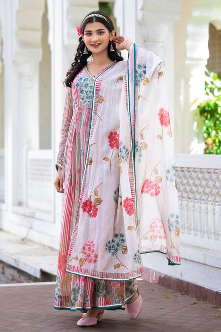Buy Bairaas Peach Muslin, Chiffon Tassels V-neck Stripe And Floral Print Angrakha With Dupatta Online at Aza Fashions Buy_Bairaas_Peach Muslin, Chiffon Tassels V-neck Stripe And Floral Print Angrakha With Dupatta_Online_at_Aza_Fashions