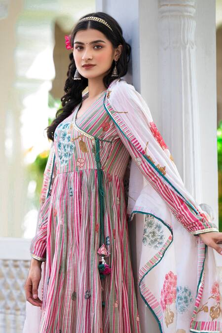 Bairaas Peach Muslin, Chiffon Tassels V-neck Stripe And Floral Print Angrakha With Dupatta at Aza Fashions Bairaas_Peach Muslin, Chiffon Tassels V-neck Stripe And Floral Print Angrakha With Dupatta_at_Aza_Fashions