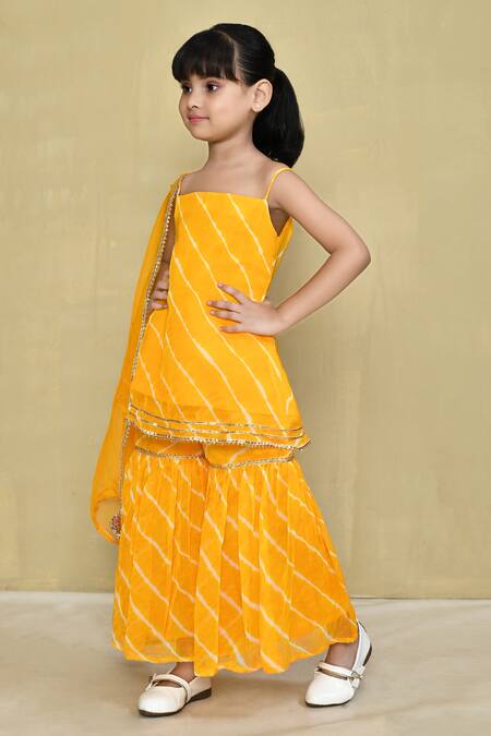 Buy_Petite Pomme_Yellow Cotton, Georgette Gota Patti Strappy Leheriya Pattern Kurta Sharara Set 