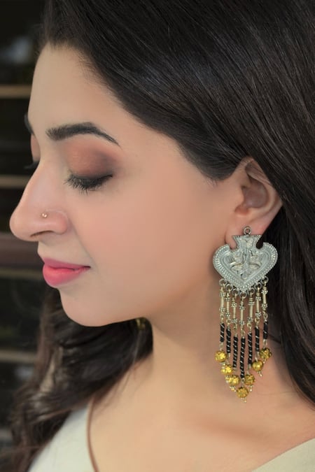 Heer-House Of Jewellery Black Nakshatra Kaanpphool Earrings